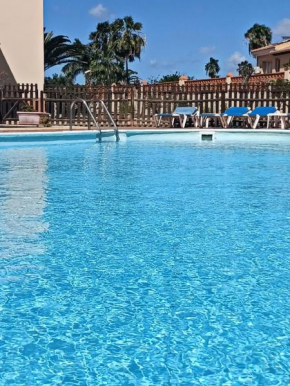 CASA ANITA, pool sea and surf in Corralejo